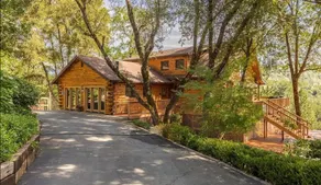 Serene Cabin, year round creek; Close to Downtown - Image 3