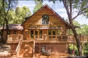 Serene Cabin, year round creek; Close to Downtown - Image 4