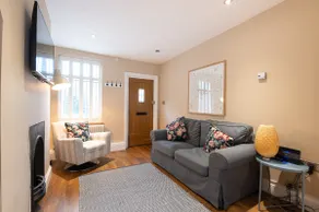 Besford Square, Shrewsbury Town - Image 3