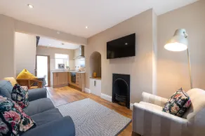 Besford Square, Shrewsbury Town - Image 2