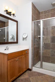 Spacious 2 Bedroom - 8 Complimentary Park Passes! - Image 5