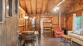White Lake Log Cabins with Beach Access - Image 3