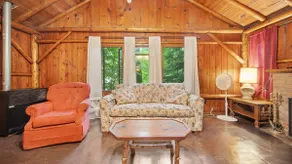 White Lake Log Cabins with Beach Access - Image 2