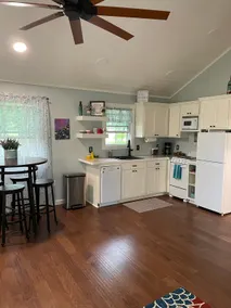 Rustic Retreat,1 Bedroom Cape Cod Cottage, Oswego - Image 3