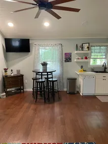 Rustic Retreat,1 Bedroom Cape Cod Cottage, Oswego - Image 4