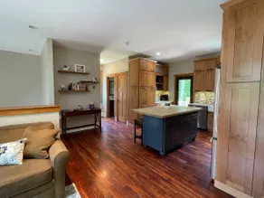 Willow Tree House - Image 3