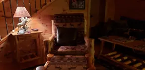 Can sleep up to 8 guests, private on the trails - Image 4