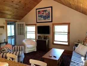 Spruce Tops Cottage - Image 4