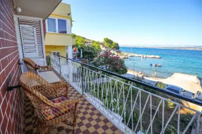 Beachfont 5BR Villa Victoria w/ Sea View & Parking - Image 5