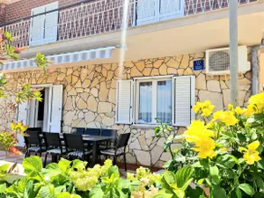 Beachfont 5BR Villa Victoria w/ Sea View & Parking - Image 3