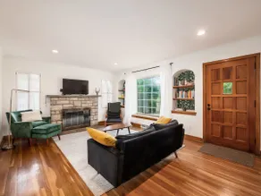 Walkable 3BR w/ Game Room & Yard | OSU - Image 3