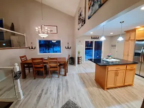 Rustic Retreat on Prior Lake - Image 2