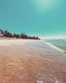 Summer Getaway - 3 min walk to Beach, Clean & Cozy - Image 3