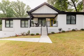 Luxe Bungalow in Downtown Decatur / 2BD 2 BA - Image 2