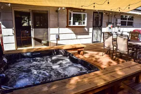 Hot Tub, Jacuzzi & King Suite Near Downtown Reno - Image 4