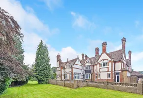 Luxury Surrey Hills Manor | Sleeps 16+ | Exclusive - Image 5
