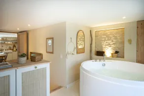 My House on the River: Hospices/Jacuzzi/Parking - Image 2