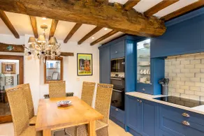 Granary Cottage Luxury Barn Conversion - Image 2