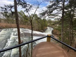 Incredible Waterfall Cabin 1 at Horsehead Lake - Image 2