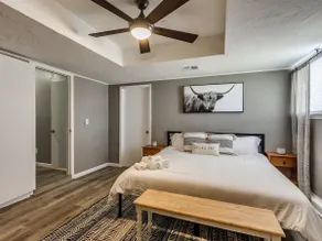 The Farmhouse Five - A 5 Bedroom 2 Bath Retreat - Image 2