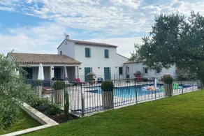 Family villa with pool – South Luberon - Image 5