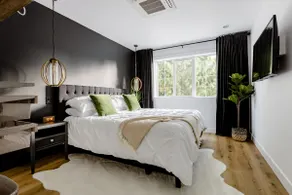 Quiet Boutique Suite, King Bed - Image 3