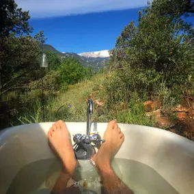 Tree Retreat & Soaking Tub by Garden of the Gods - Image 3