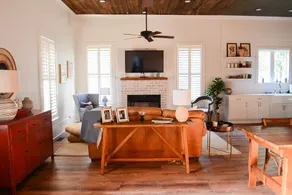 Dazzling Taylor, MS Farmhouse on Main Street - Image 3