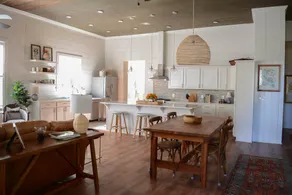 Dazzling Taylor, MS Farmhouse on Main Street - Image 4