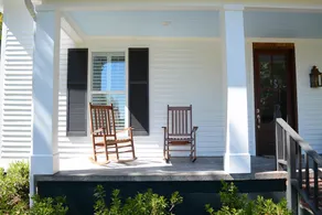 Dazzling Taylor, MS Farmhouse on Main Street - Image 2