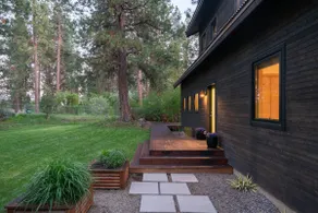 Modern Cabin Near Crater Lake - Image 4