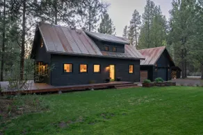 Modern Cabin Near Crater Lake - Image 2