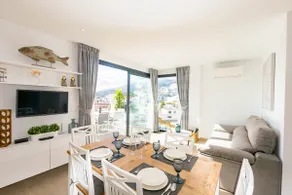 Modern apartment in Competa - Image 3