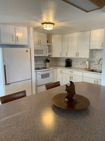 Riverfront home close to Bay City attractions - Image 3