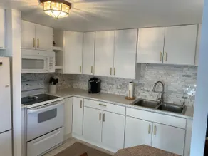 Riverfront home close to Bay City attractions - Image 2