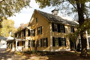 4BR Large Historic Hidden Gem in Norwich with Pool - Image 2