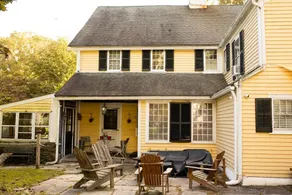 4BR Large Historic Hidden Gem in Norwich with Pool - Image 3