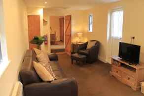Cozy country cottage on Equestrian estate(Aprt.8) - Image 4