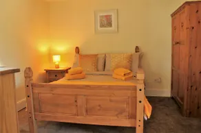 Cozy country cottage on Equestrian estate(Aprt.8) - Image 2