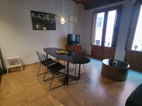 Beautiful Gothic Quarter Apartment 2 Bedrooms - Image 4