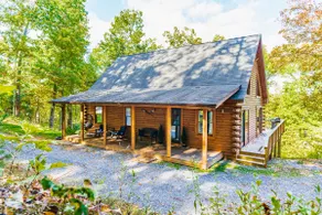 Cedar River Retreat~Hot Tub~ River Access~Fire Pit - Image 5