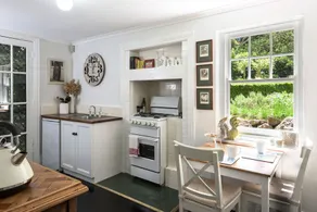 Gatehouse Spa Cottage at Moulton Park Estate - Image 4