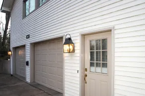 1,000 sq ft loft mainly all open space/GARAGE! - Image 2