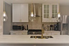 Trendy Home +Private Parking+ 5 min walk to Metro - Image 4