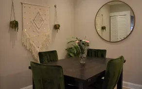 Trendy Home +Private Parking+ 5 min walk to Metro - Image 3