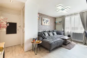 Entire apartment: 1 bedroom (king size bed), 1 private balcony - Image 2
