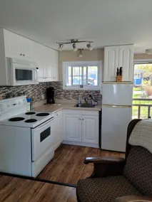 The LayZee Cottage: Quiet, Cozy Spot in Long Point - Image 3