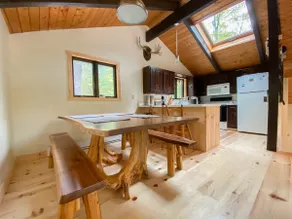 Quaint Mountain Chalet: Min to No. Conway + Hiking - Image 2