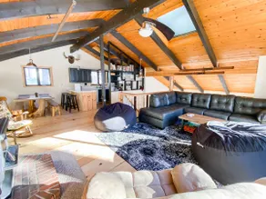 Quaint Mountain Chalet: Min to No. Conway + Hiking - Image 4