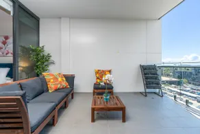 Fabulous 2BR 2BA Apartment in the Central District - Hosted by Canstay - Image 4